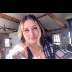 Meet your Posher, Bobbie